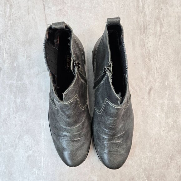 Aetrex Comfort Ankle Boots Leather Gray Minimalist Preppy Chelsea Bootie Size 10 - Picture 2 of 13